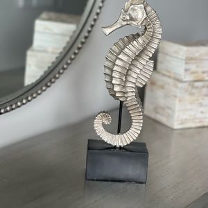 Seahorse coastal decor